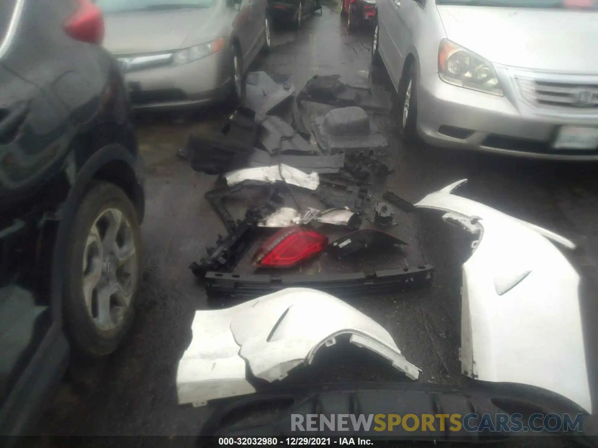 12 Photograph of a damaged car 55SWF8DB5KU297692 MERCEDES-BENZ C-CLASS 2019