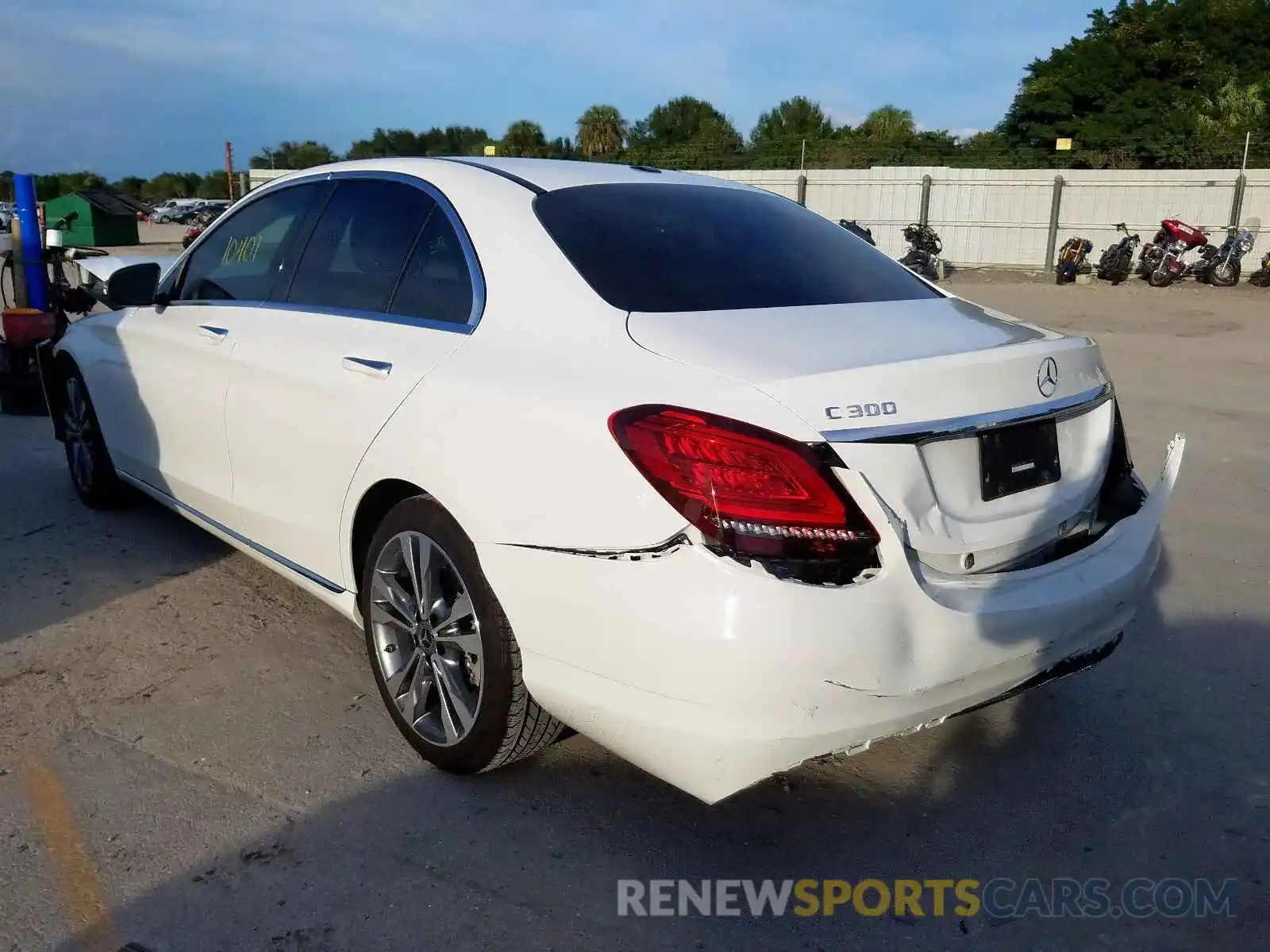 3 Photograph of a damaged car 55SWF8DB5KU298485 MERCEDES-BENZ C CLASS 2019