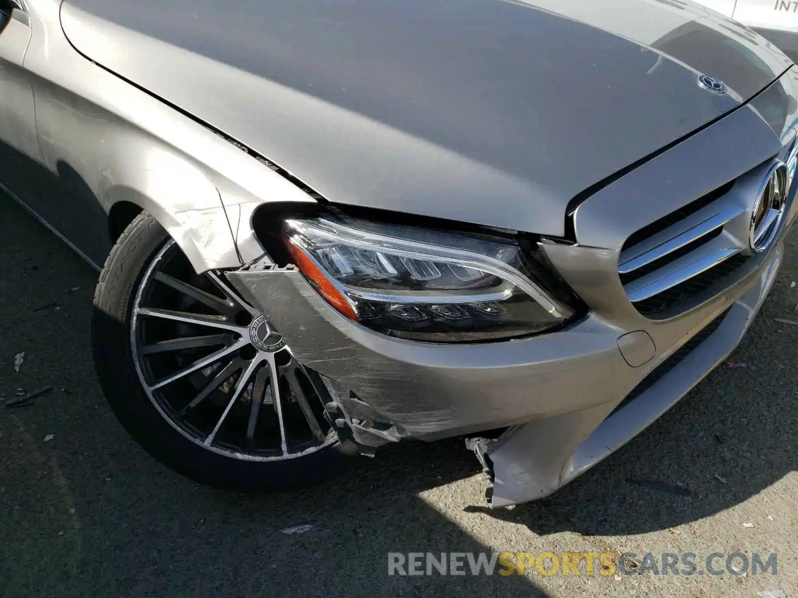 9 Photograph of a damaged car 55SWF8DB5KU301305 MERCEDES-BENZ C CLASS 2019