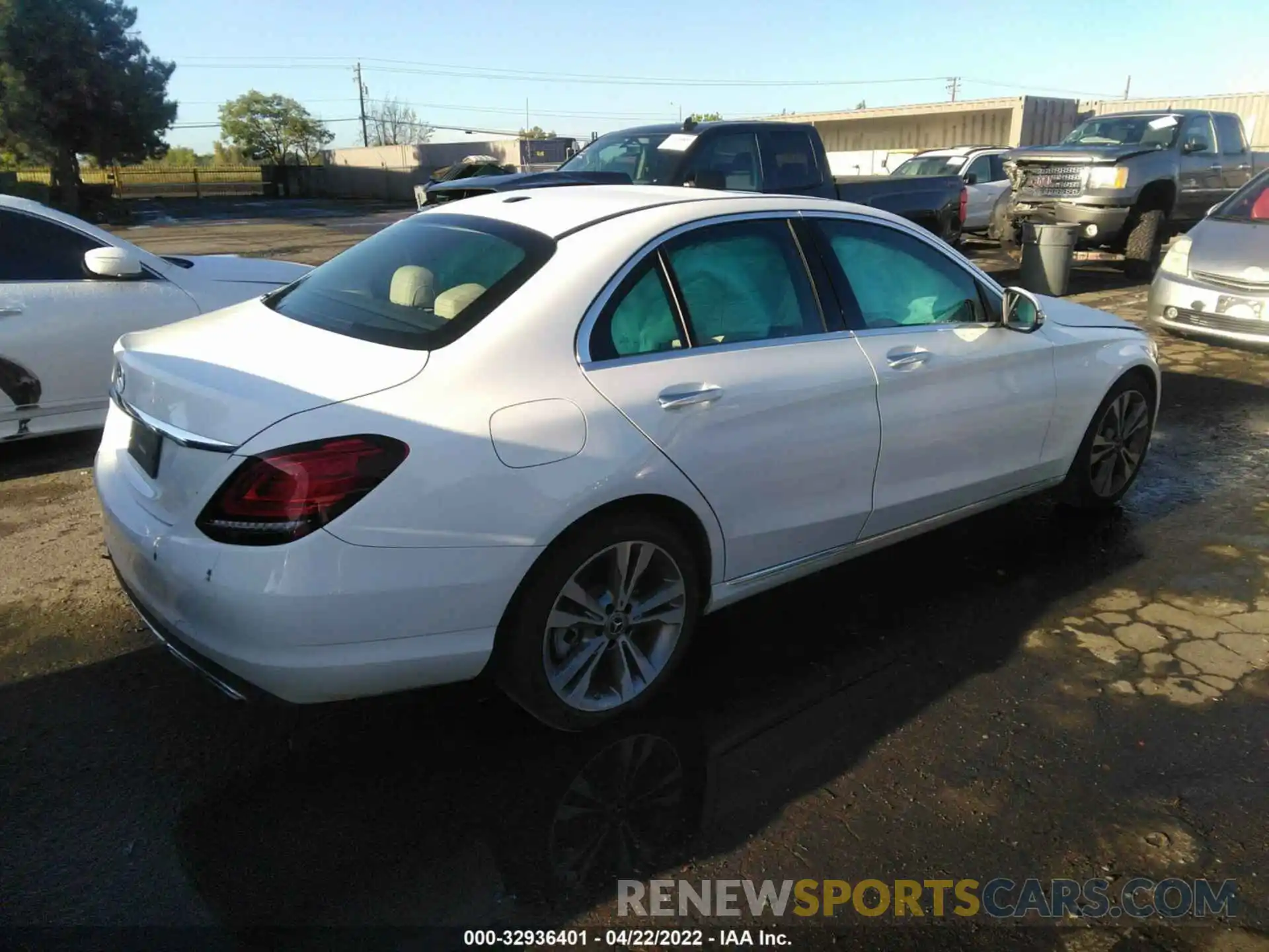 4 Photograph of a damaged car 55SWF8DB5KU306990 MERCEDES-BENZ C-CLASS 2019