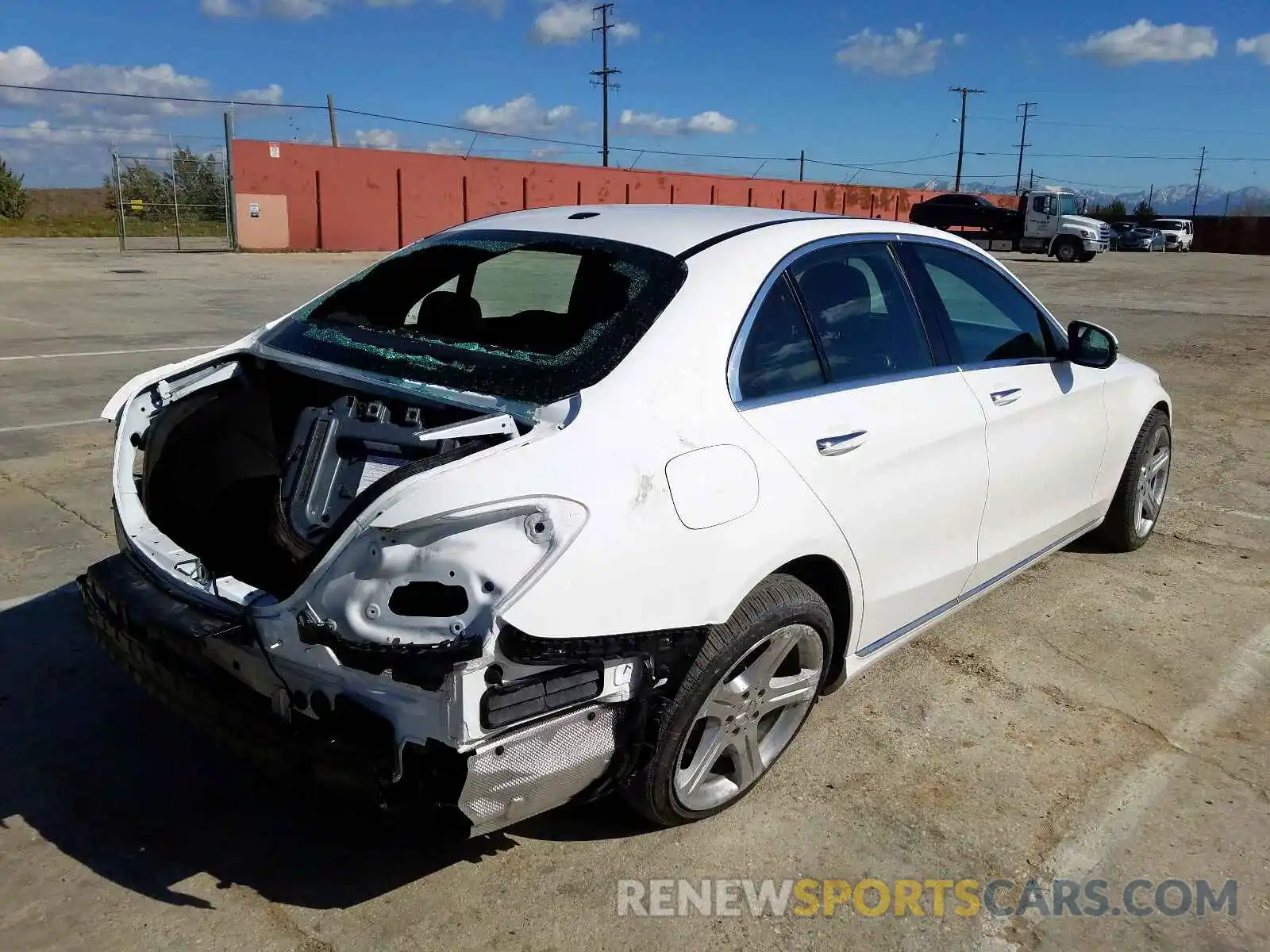 4 Photograph of a damaged car 55SWF8DB5KU310537 MERCEDES-BENZ C CLASS 2019