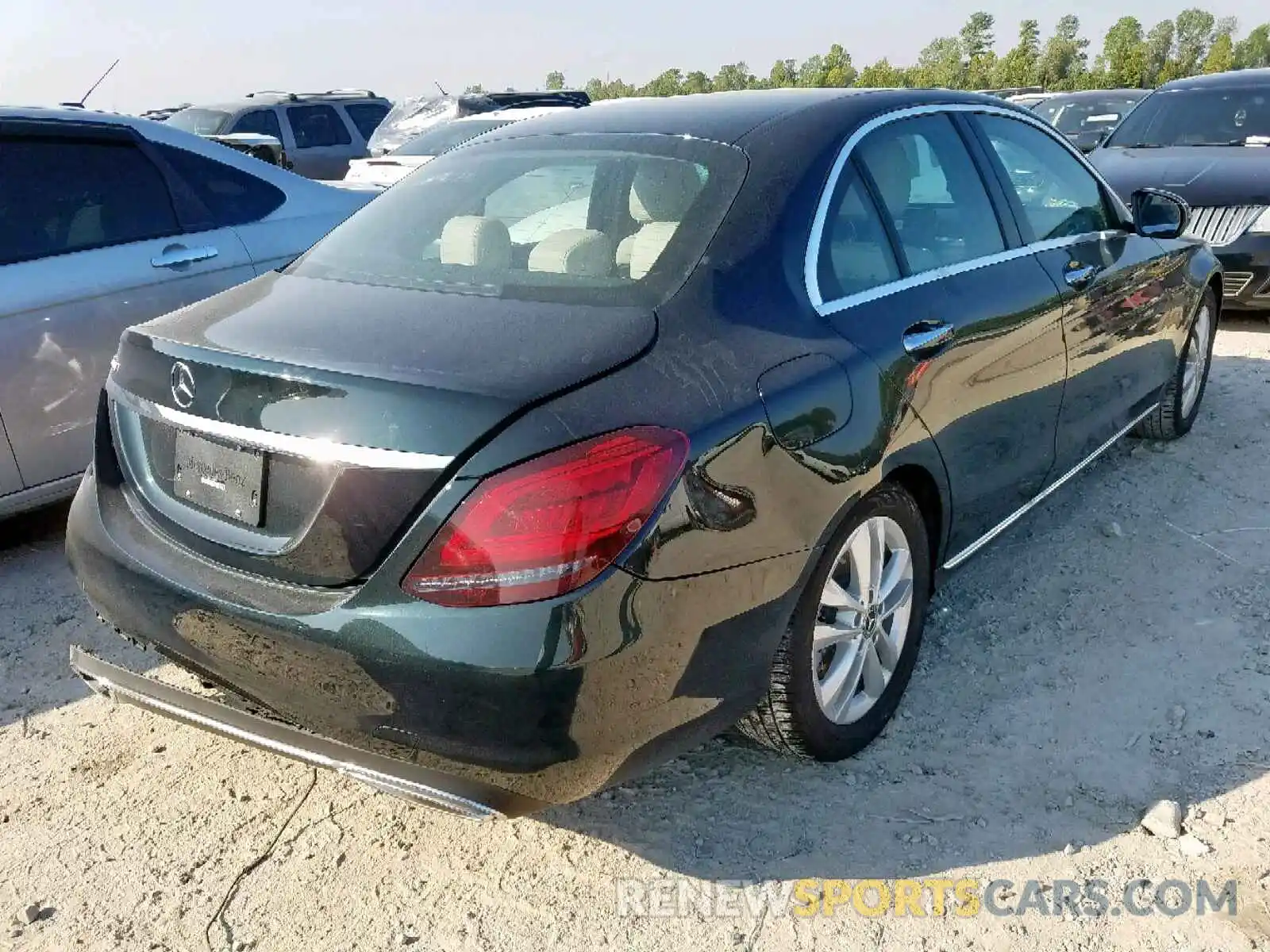 4 Photograph of a damaged car 55SWF8DB5KU312370 MERCEDES-BENZ C CLASS 2019