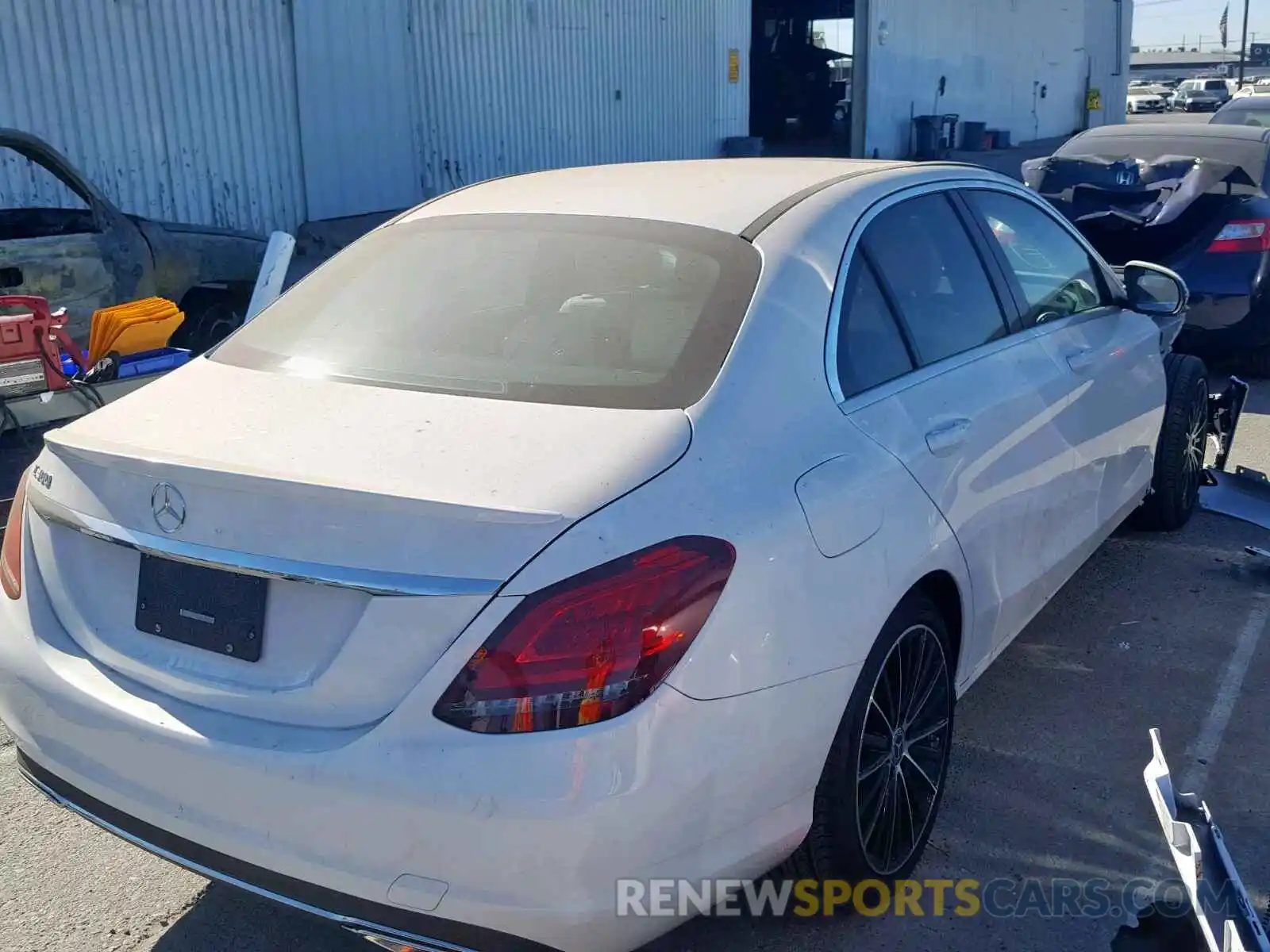 4 Photograph of a damaged car 55SWF8DB5KU316645 MERCEDES-BENZ C CLASS 2019