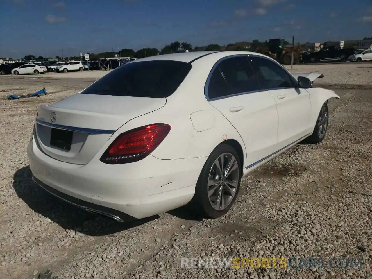 4 Photograph of a damaged car 55SWF8DB5KU317522 MERCEDES-BENZ C-CLASS 2019