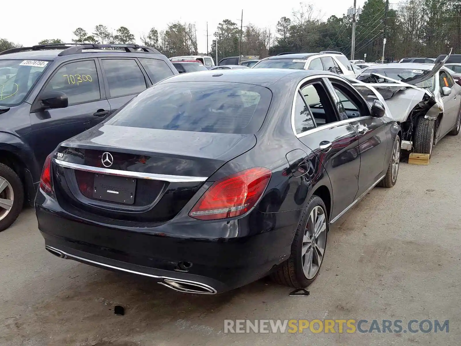 4 Photograph of a damaged car 55SWF8DB6KU297197 MERCEDES-BENZ C CLASS 2019