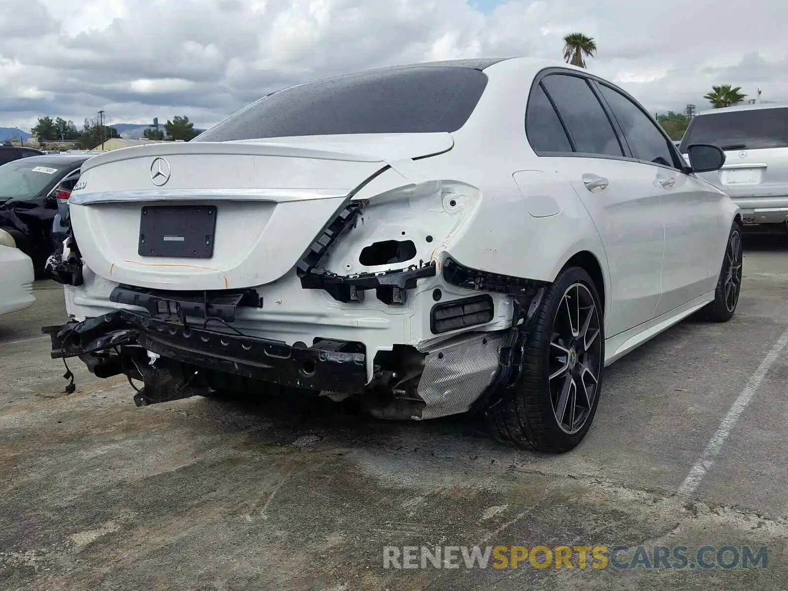 4 Photograph of a damaged car 55SWF8DB6KU298074 MERCEDES-BENZ C CLASS 2019