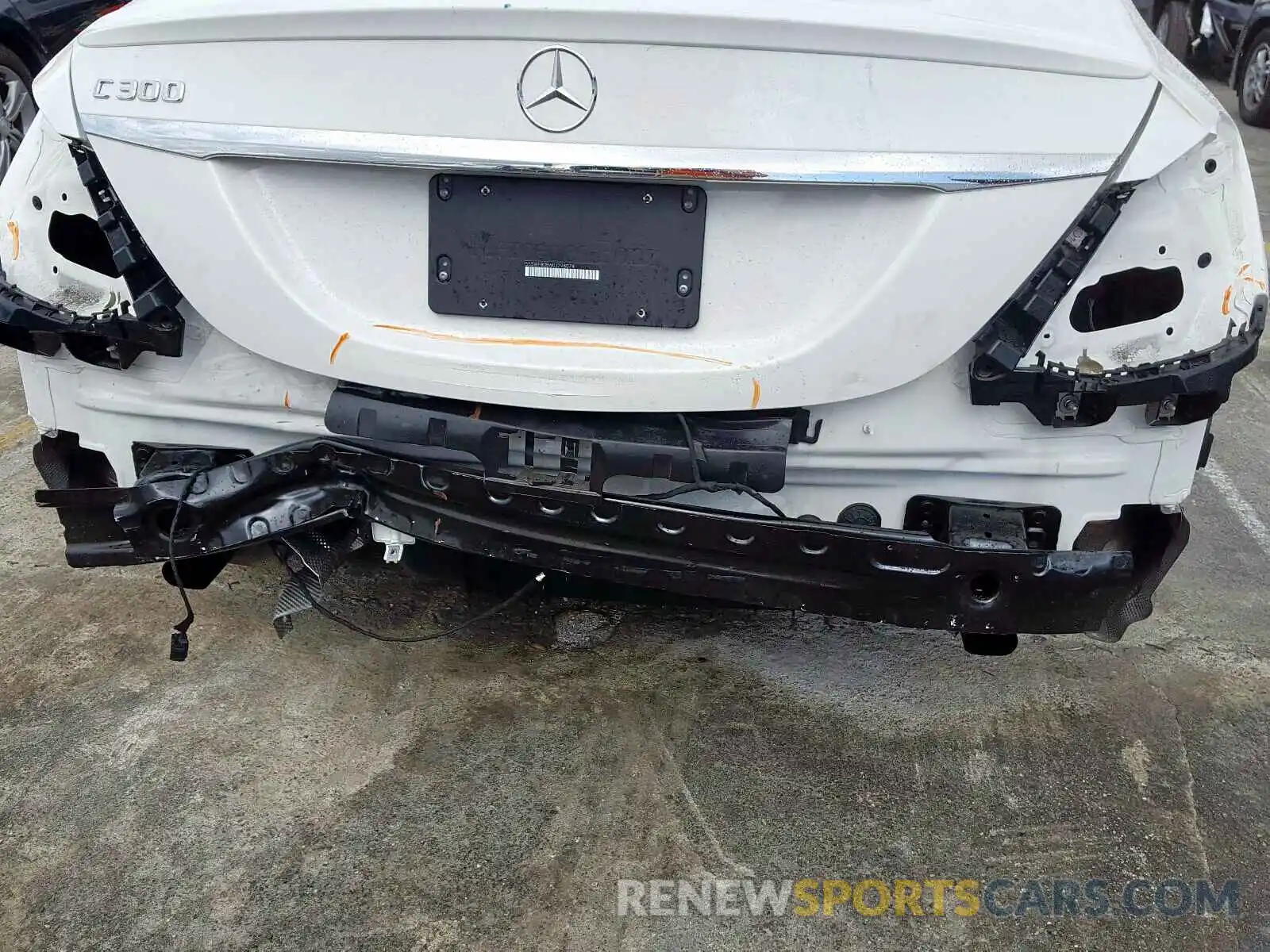 9 Photograph of a damaged car 55SWF8DB6KU298074 MERCEDES-BENZ C CLASS 2019