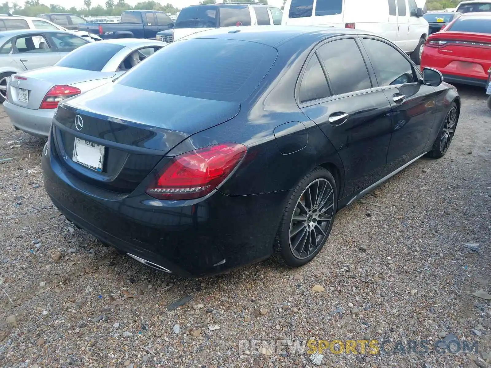 4 Photograph of a damaged car 55SWF8DB6KU298088 MERCEDES-BENZ C CLASS 2019