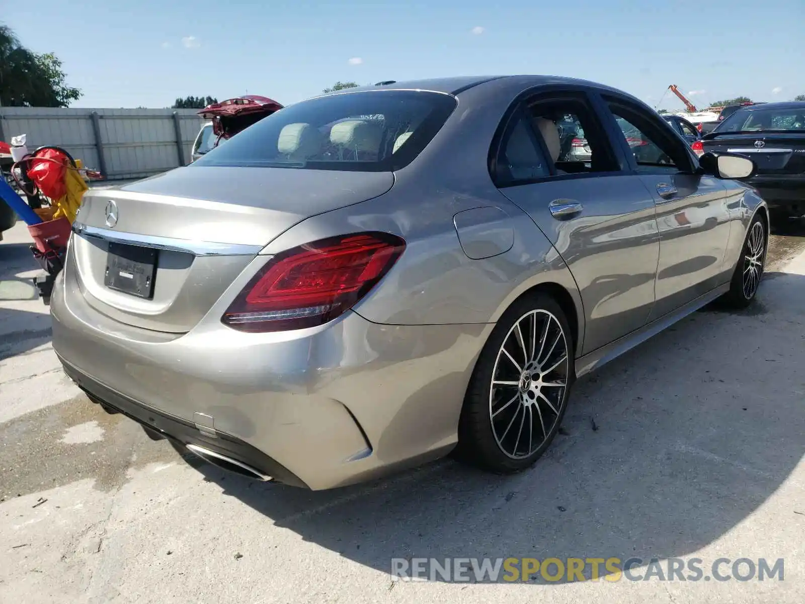 4 Photograph of a damaged car 55SWF8DB6KU298589 MERCEDES-BENZ C CLASS 2019