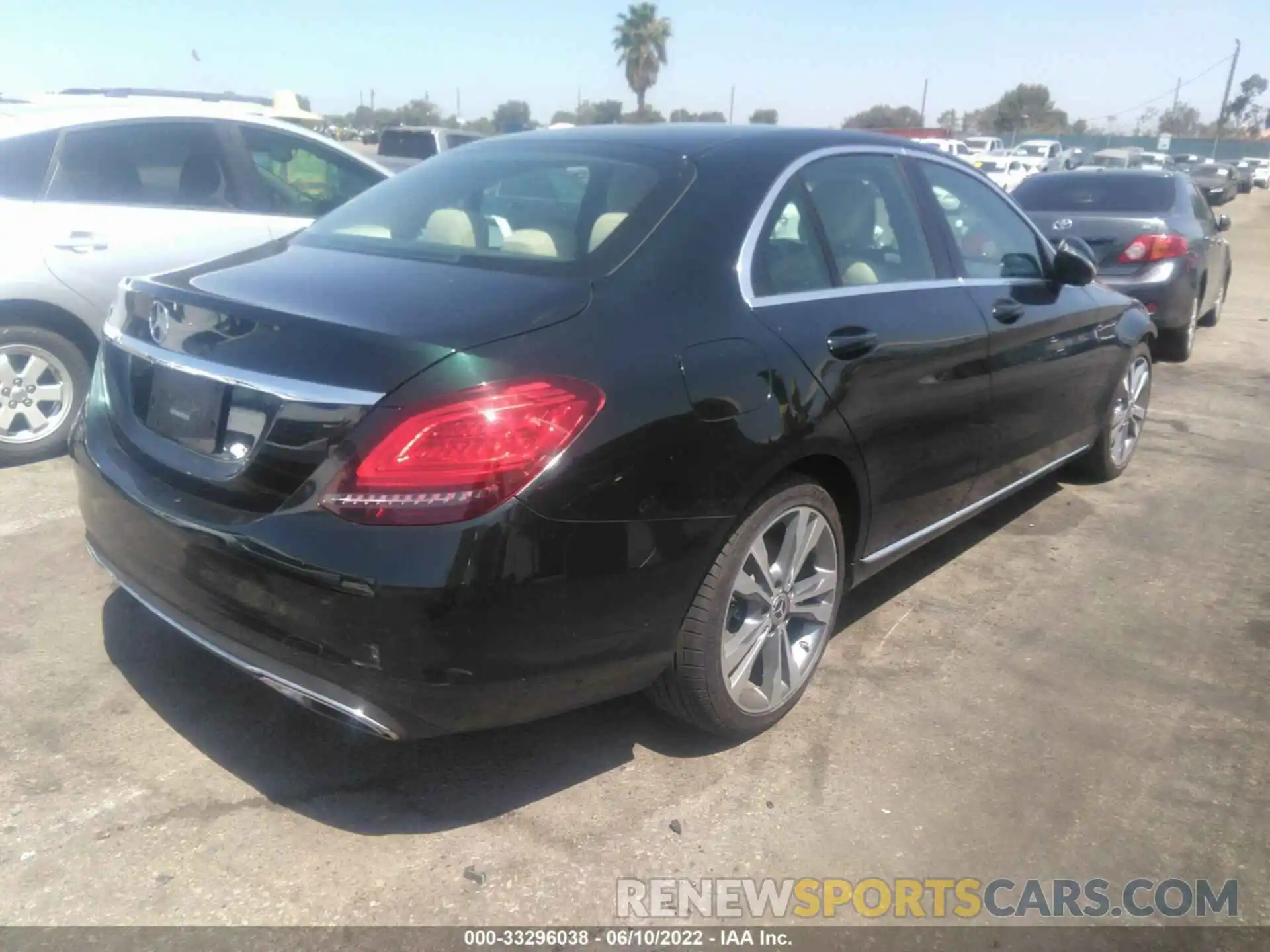 4 Photograph of a damaged car 55SWF8DB6KU300485 MERCEDES-BENZ C-CLASS 2019