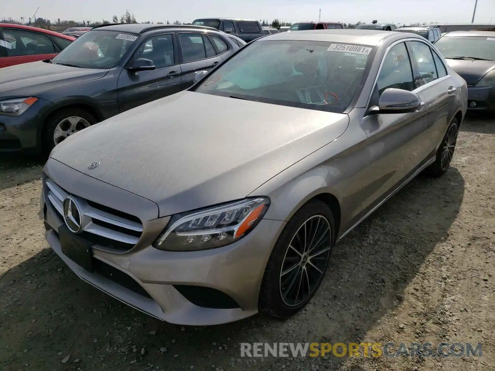 2 Photograph of a damaged car 55SWF8DB6KU301734 MERCEDES-BENZ C CLASS 2019