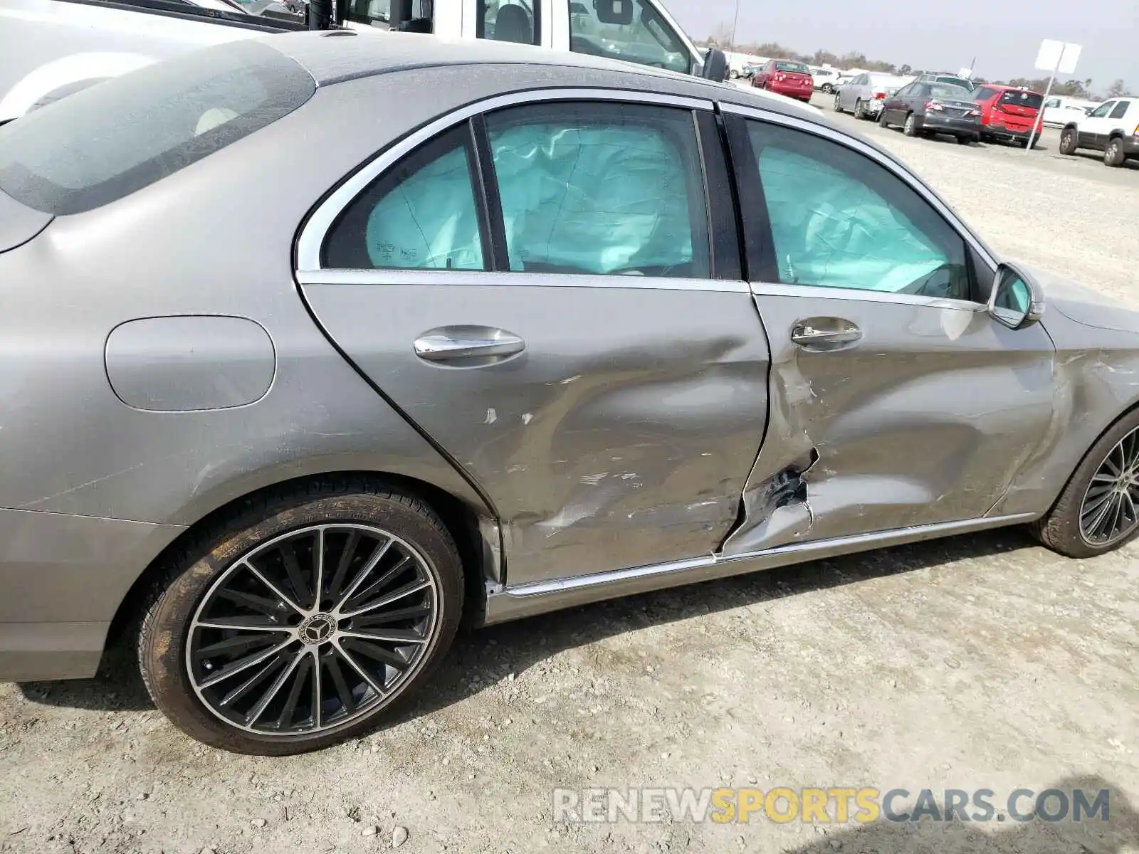 9 Photograph of a damaged car 55SWF8DB6KU301734 MERCEDES-BENZ C CLASS 2019