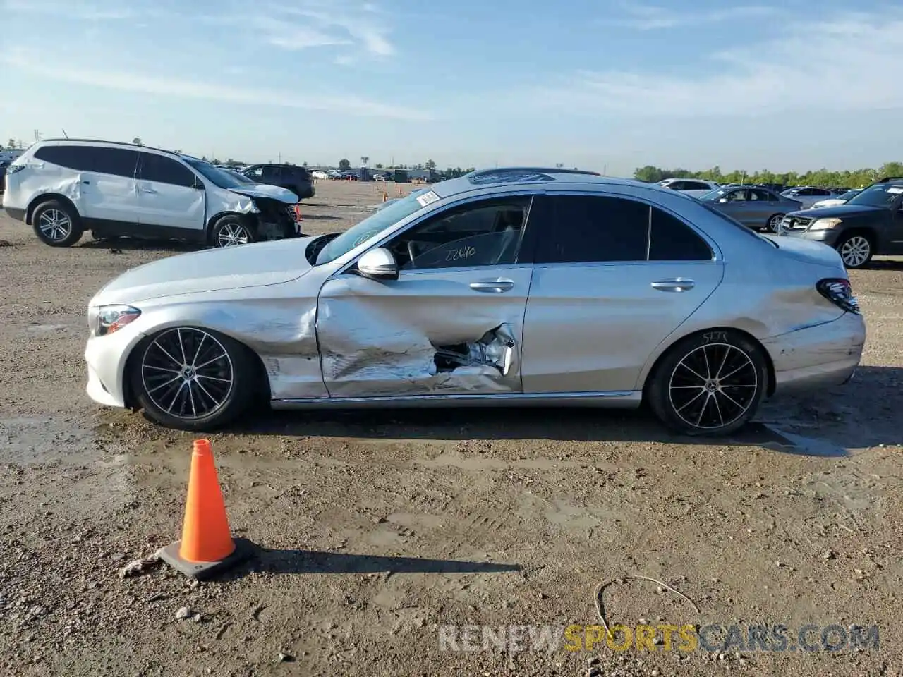 9 Photograph of a damaged car 55SWF8DB6KU302382 MERCEDES-BENZ C-CLASS 2019