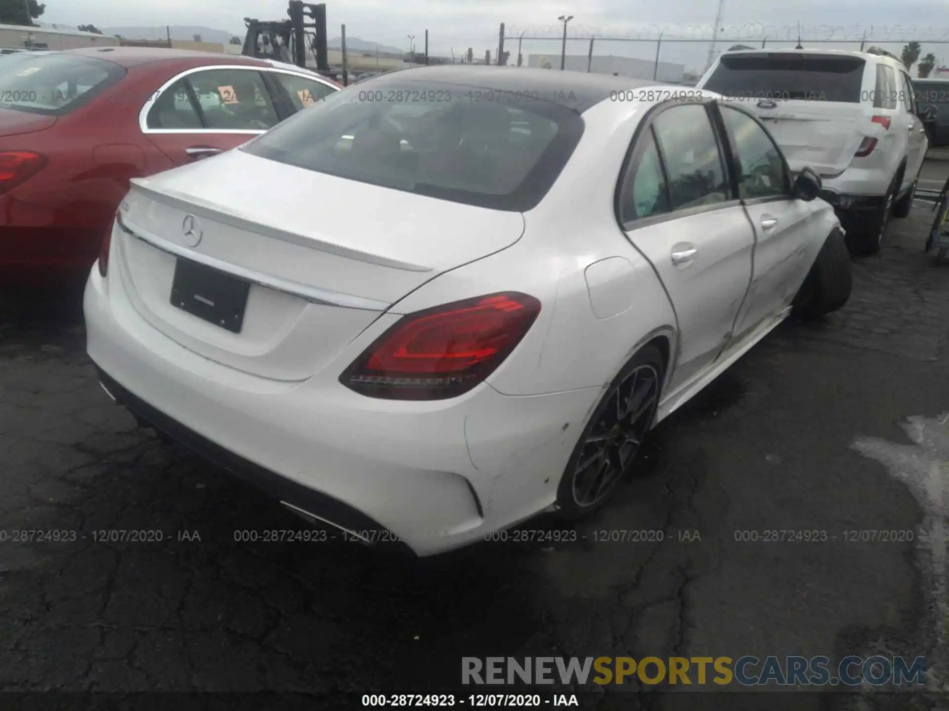 4 Photograph of a damaged car 55SWF8DB6KU303936 MERCEDES-BENZ C-CLASS 2019