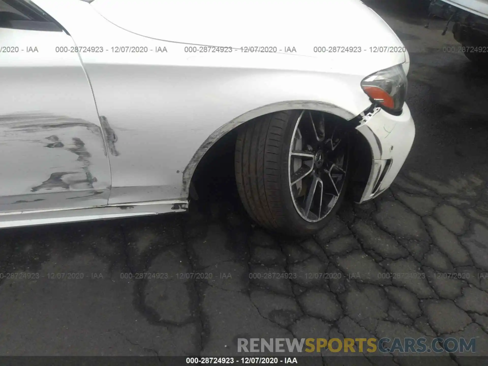 6 Photograph of a damaged car 55SWF8DB6KU303936 MERCEDES-BENZ C-CLASS 2019