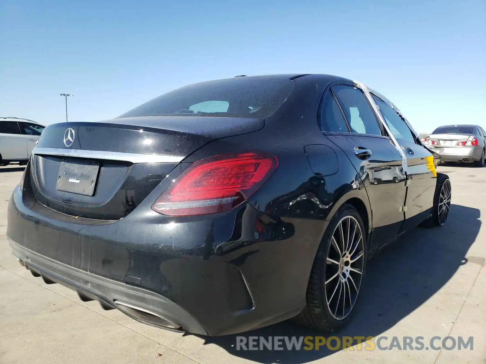 4 Photograph of a damaged car 55SWF8DB6KU309803 MERCEDES-BENZ C CLASS 2019