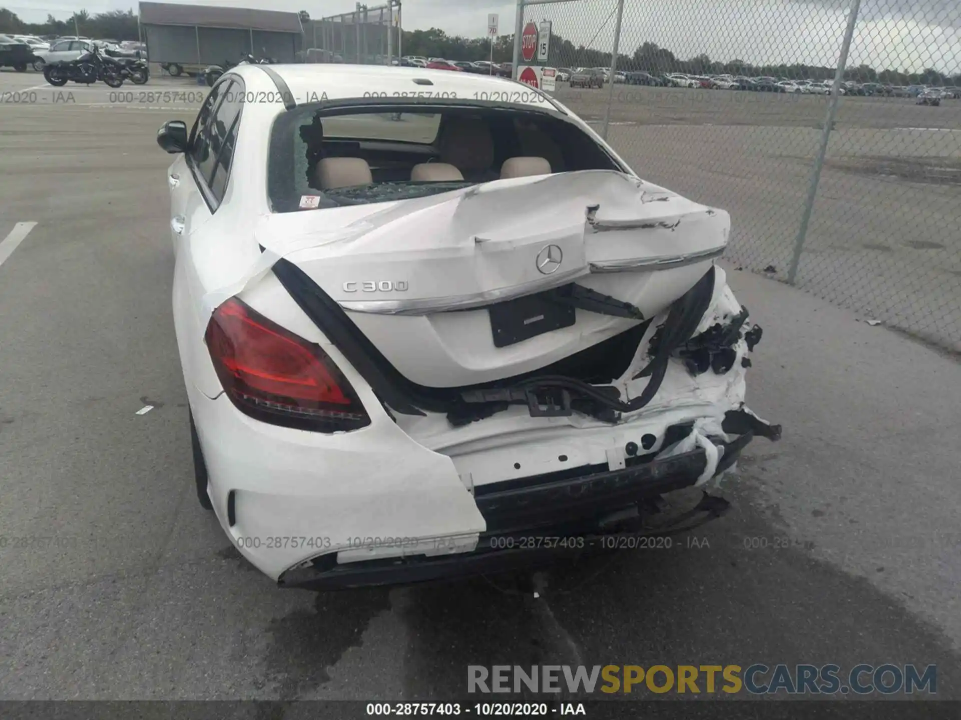 6 Photograph of a damaged car 55SWF8DB6KU311759 MERCEDES-BENZ C-CLASS 2019