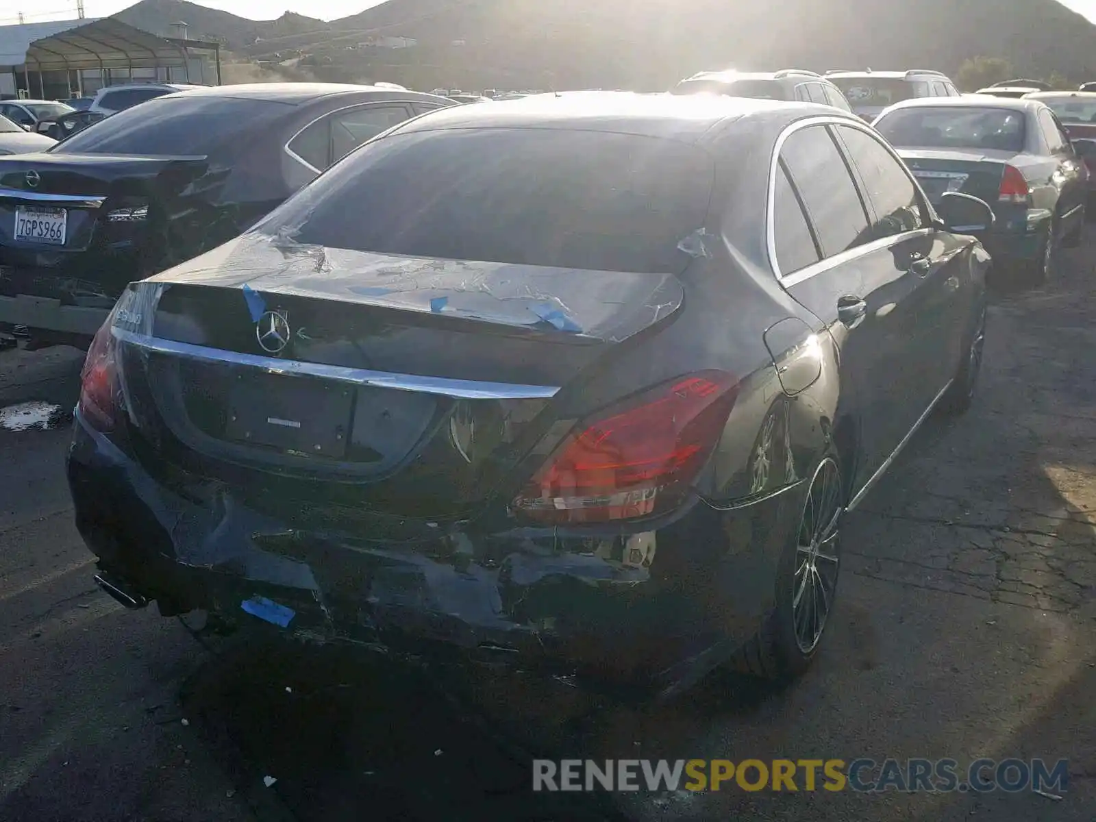 4 Photograph of a damaged car 55SWF8DB6KU313267 MERCEDES-BENZ C CLASS 2019