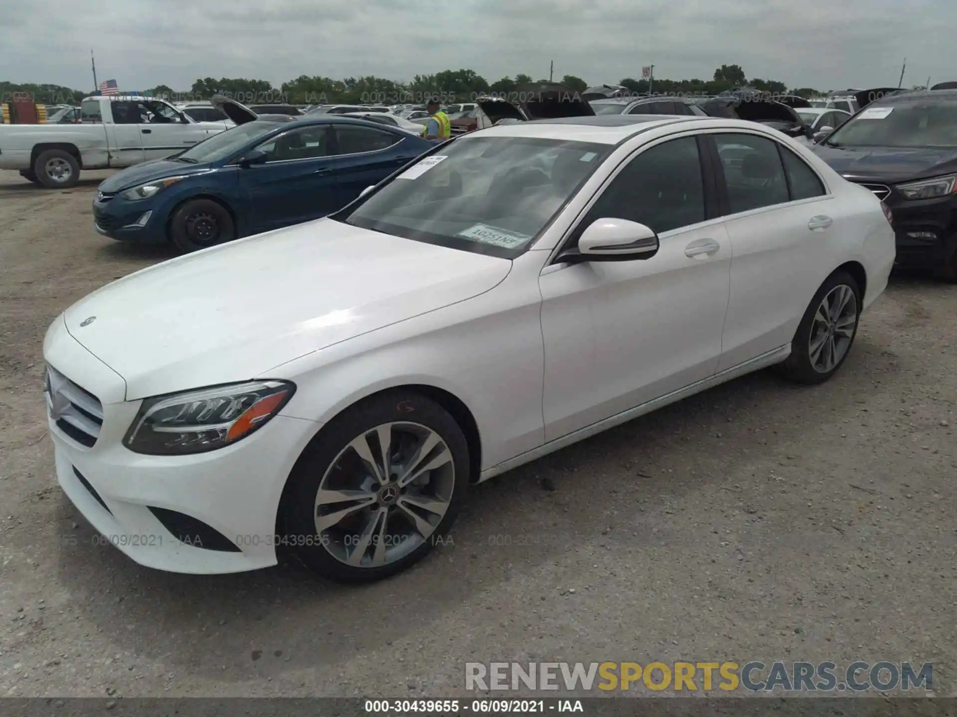 2 Photograph of a damaged car 55SWF8DB6KU314497 MERCEDES-BENZ C-CLASS 2019