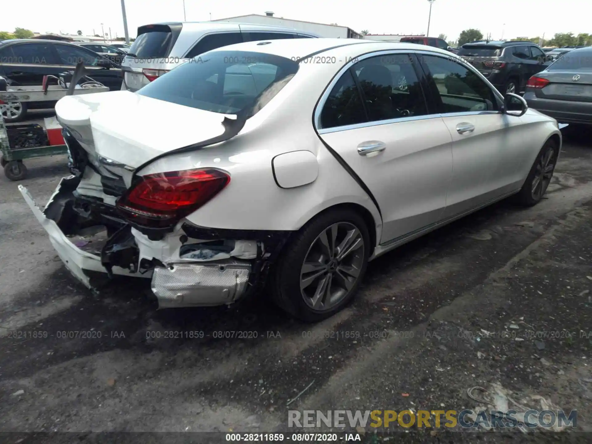 4 Photograph of a damaged car 55SWF8DB6KU317674 MERCEDES-BENZ C-CLASS 2019