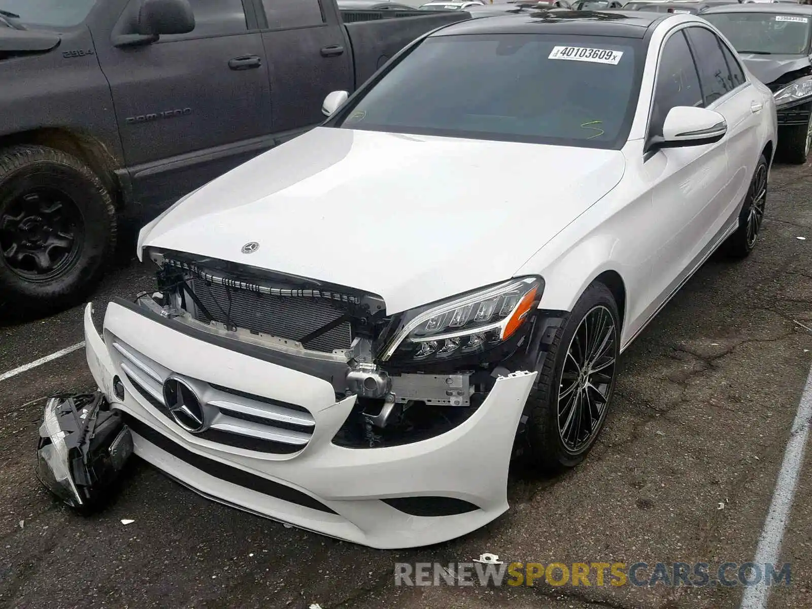 2 Photograph of a damaged car 55SWF8DB6KU318923 MERCEDES-BENZ C CLASS 2019