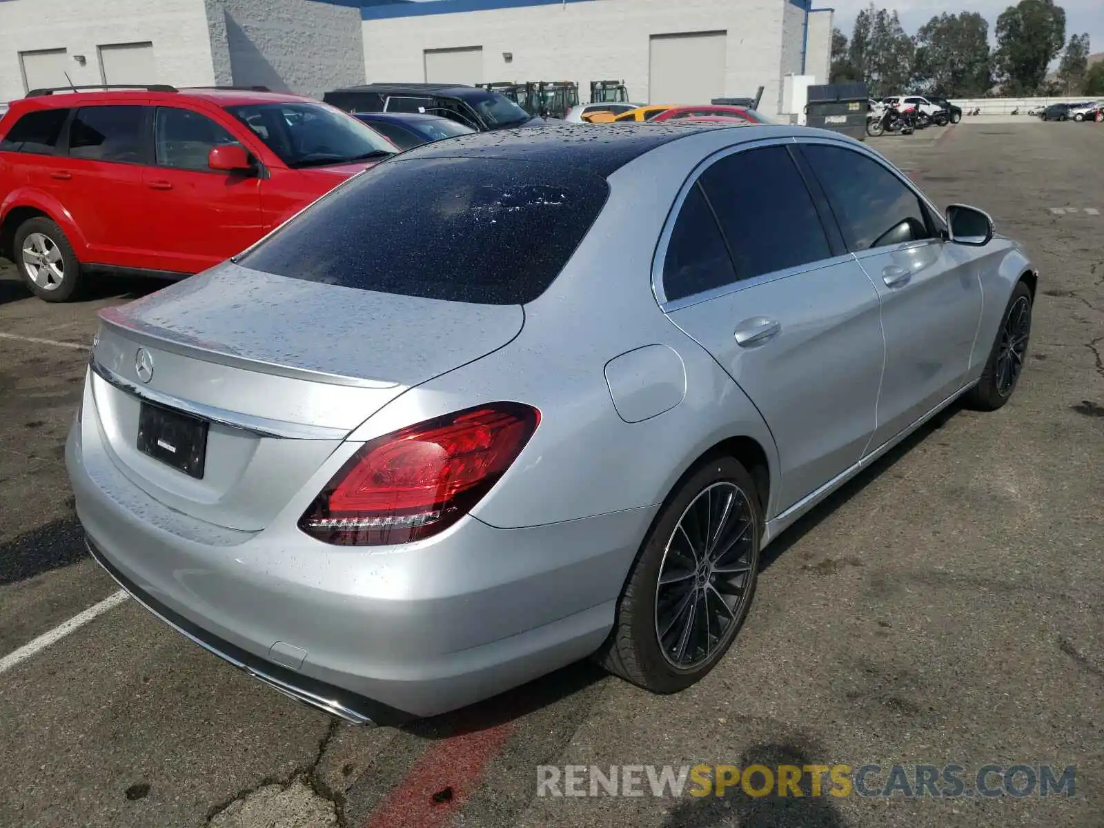 4 Photograph of a damaged car 55SWF8DB6KU321773 MERCEDES-BENZ C CLASS 2019