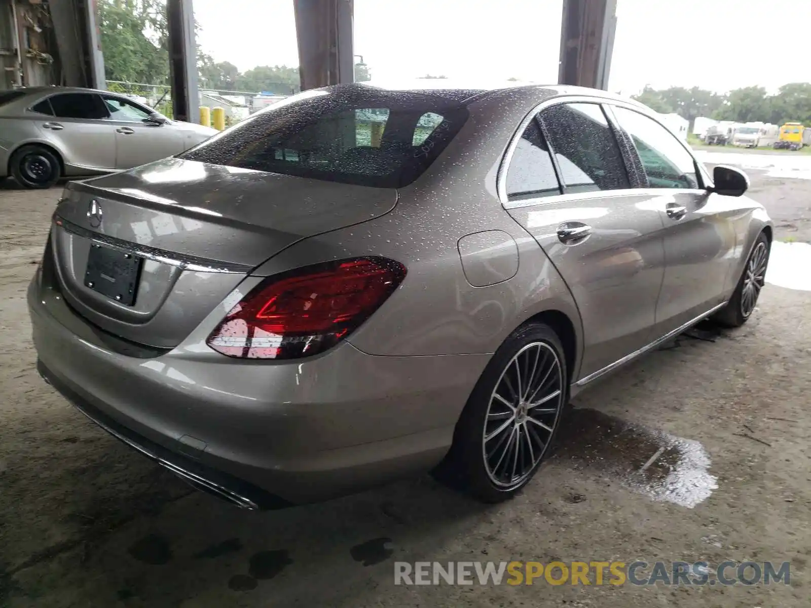 4 Photograph of a damaged car 55SWF8DB7KU283132 MERCEDES-BENZ C CLASS 2019