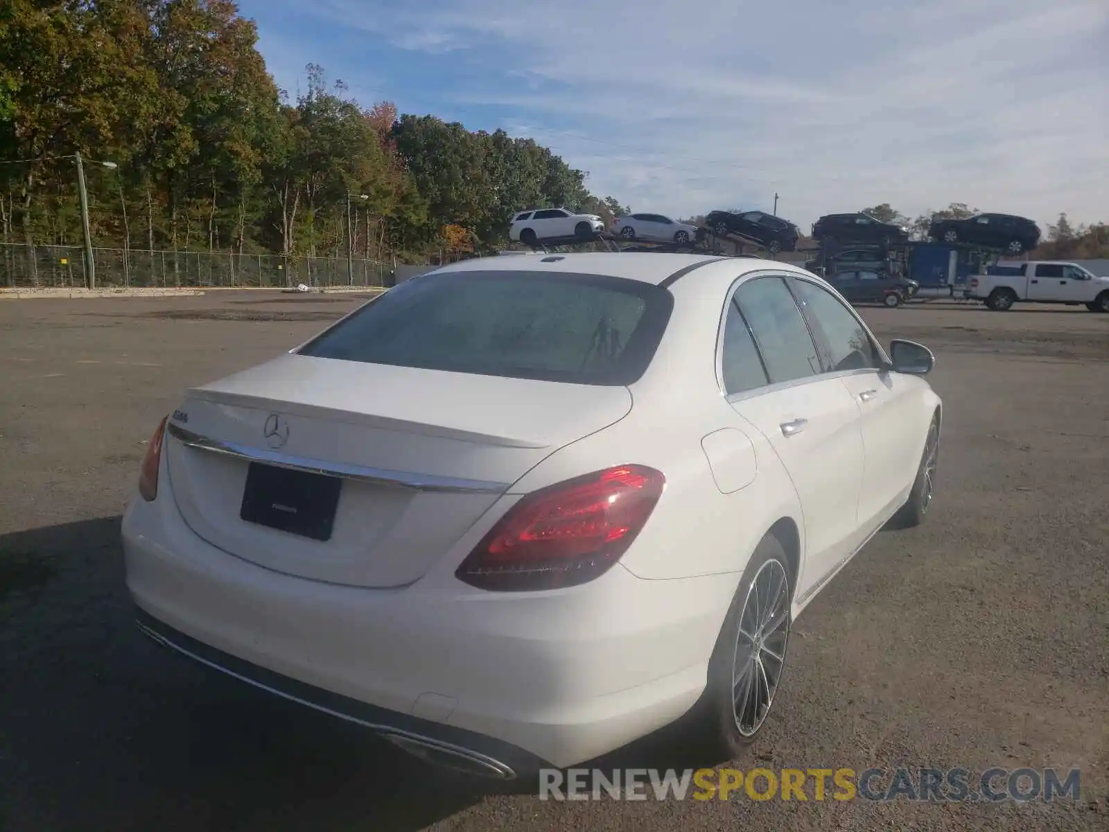 4 Photograph of a damaged car 55SWF8DB7KU284541 MERCEDES-BENZ C-CLASS 2019