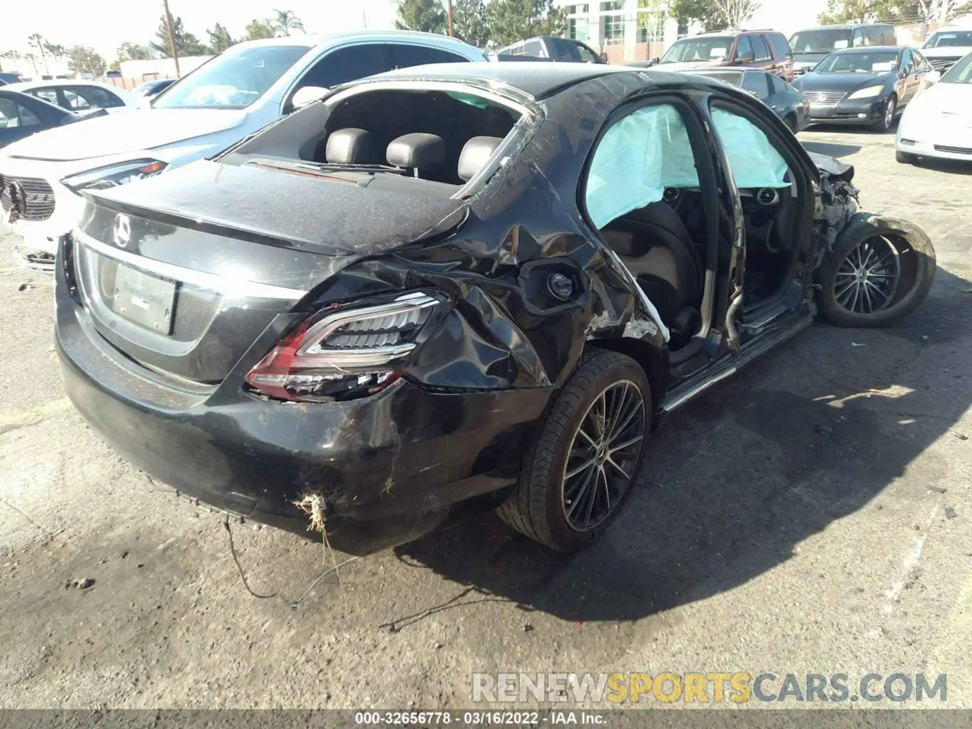 4 Photograph of a damaged car 55SWF8DB7KU286659 MERCEDES-BENZ C-CLASS 2019