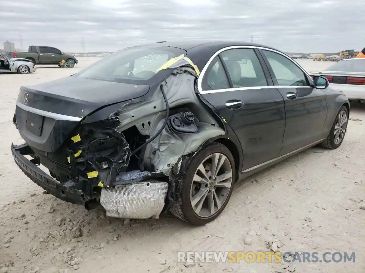 4 Photograph of a damaged car 55SWF8DB7KU288105 MERCEDES-BENZ C-CLASS 2019