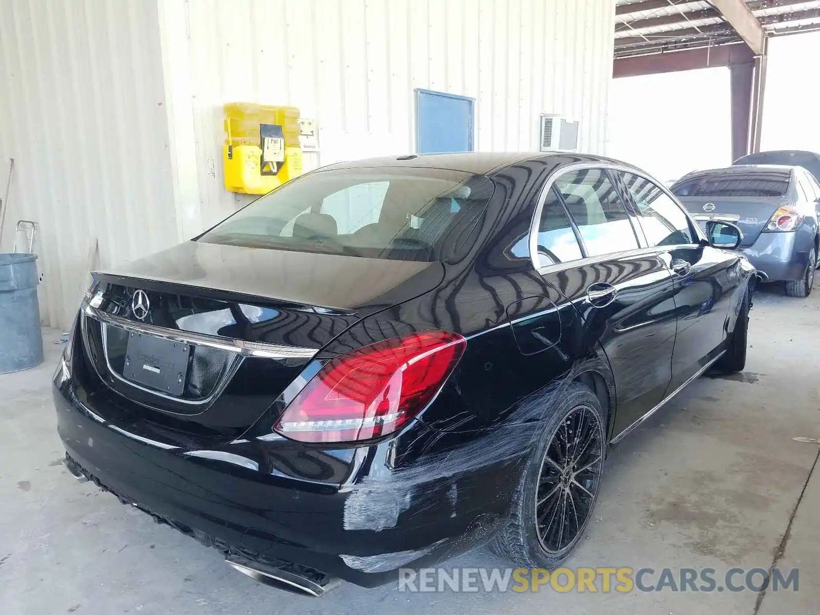 4 Photograph of a damaged car 55SWF8DB7KU293711 MERCEDES-BENZ C CLASS 2019