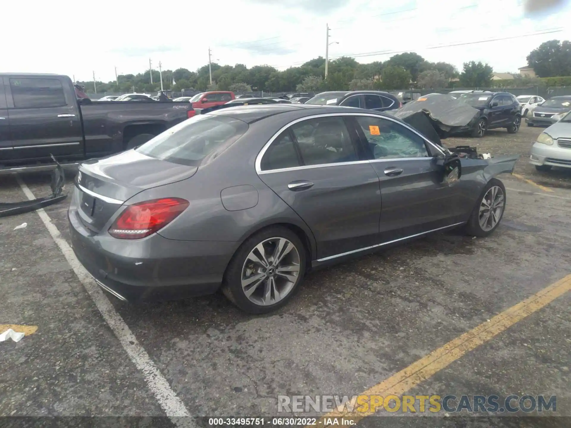 4 Photograph of a damaged car 55SWF8DB7KU293773 MERCEDES-BENZ C-CLASS 2019