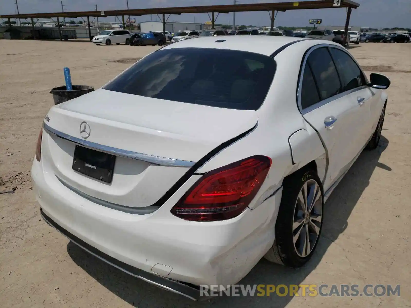 4 Photograph of a damaged car 55SWF8DB7KU294275 MERCEDES-BENZ C-CLASS 2019