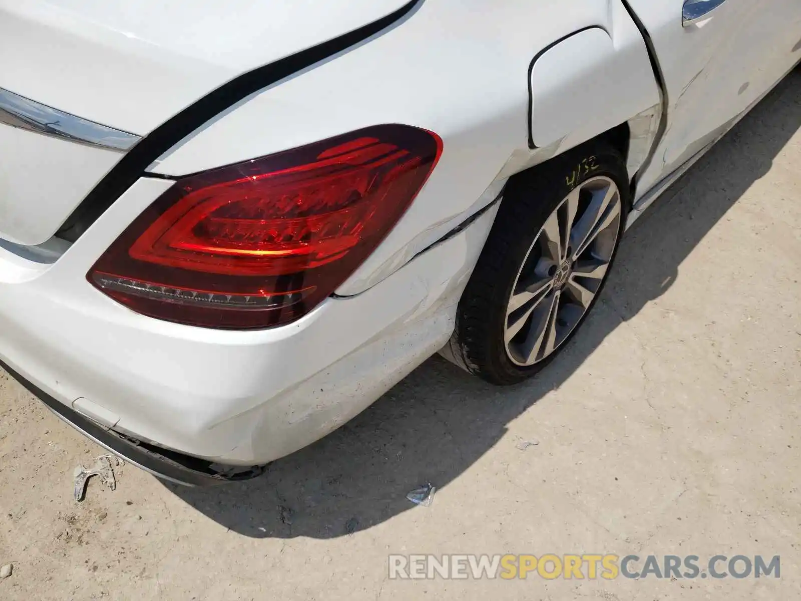 9 Photograph of a damaged car 55SWF8DB7KU294275 MERCEDES-BENZ C-CLASS 2019