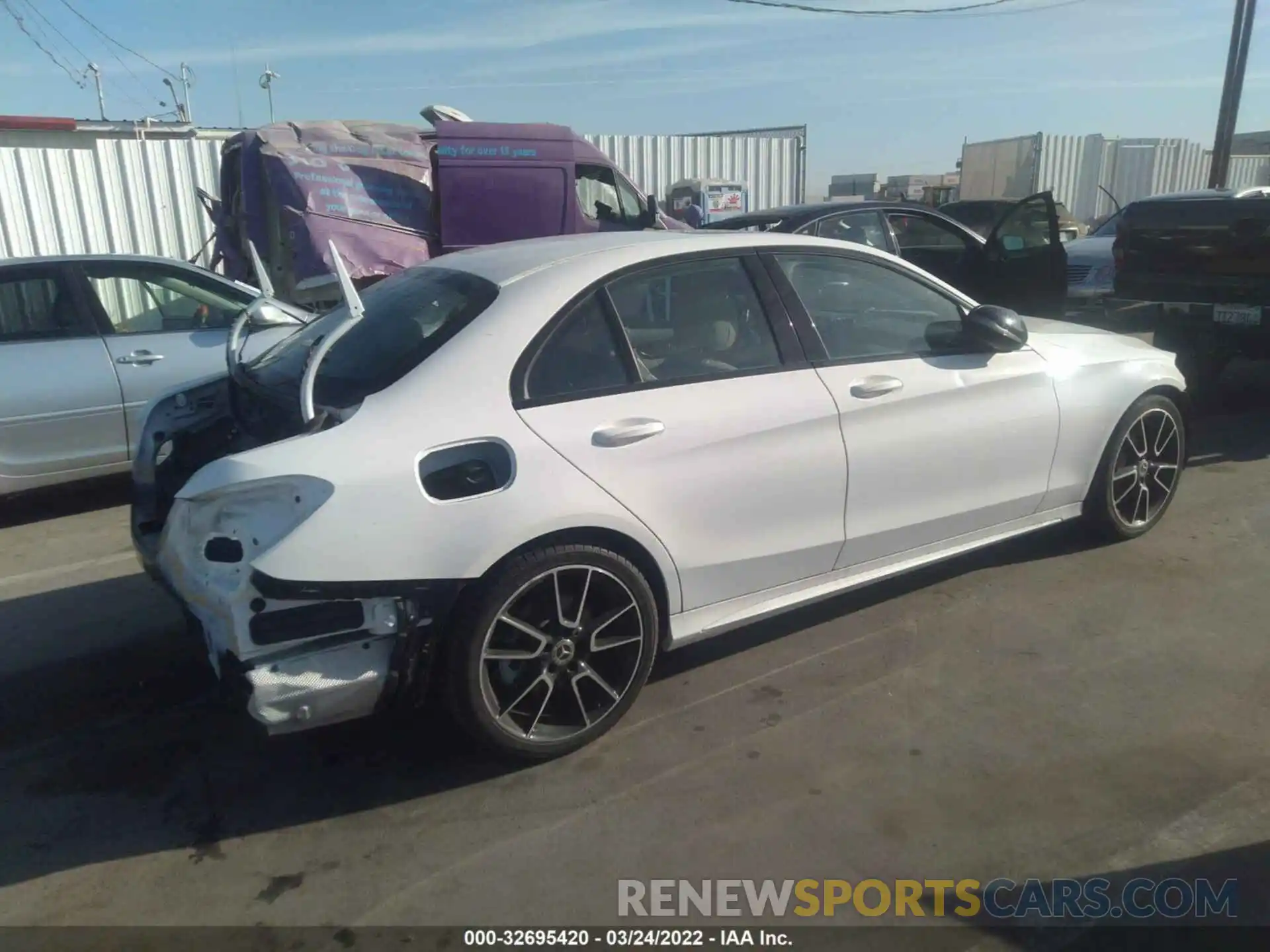 4 Photograph of a damaged car 55SWF8DB7KU294325 MERCEDES-BENZ C-CLASS 2019