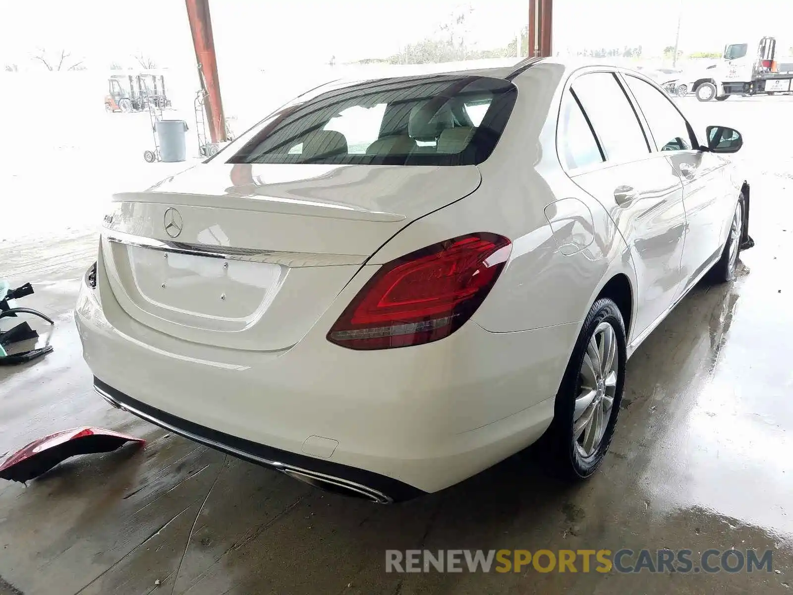 4 Photograph of a damaged car 55SWF8DB7KU294809 MERCEDES-BENZ C CLASS 2019