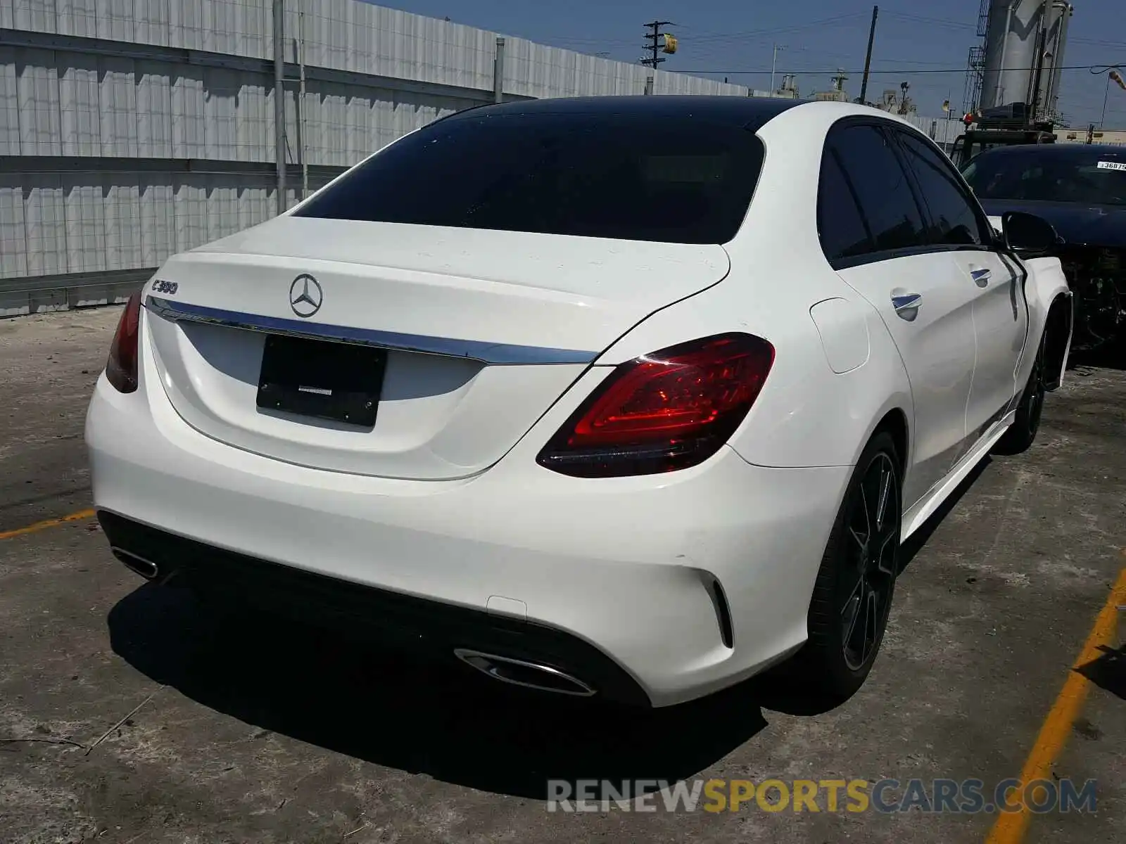 4 Photograph of a damaged car 55SWF8DB7KU296964 MERCEDES-BENZ C CLASS 2019