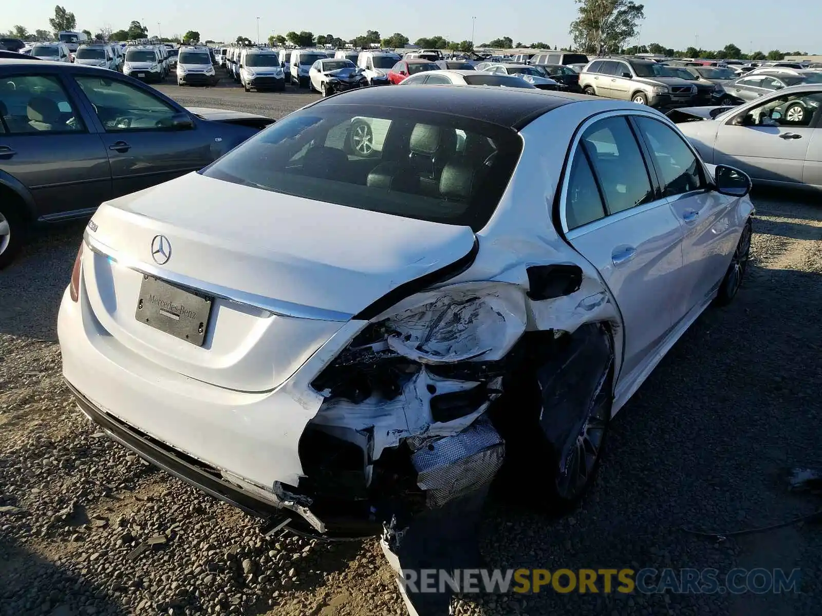 4 Photograph of a damaged car 55SWF8DB7KU298181 MERCEDES-BENZ C CLASS 2019