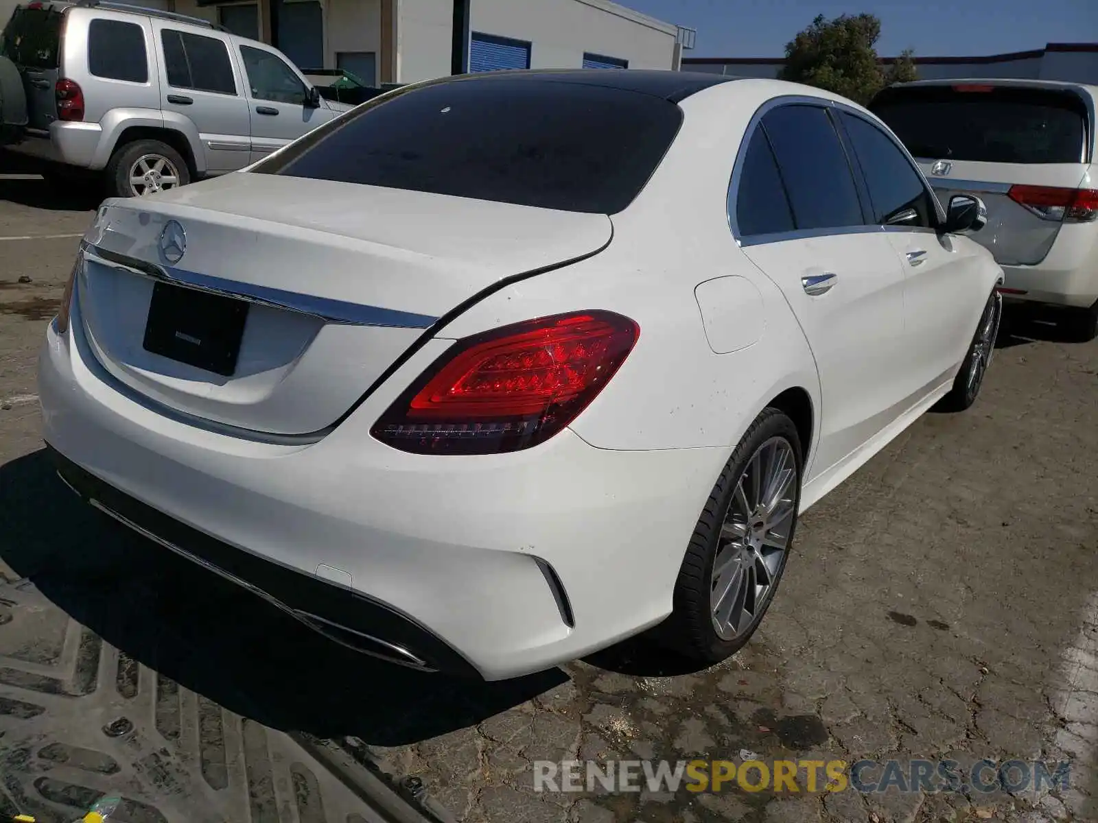 4 Photograph of a damaged car 55SWF8DB7KU307168 MERCEDES-BENZ C-CLASS 2019