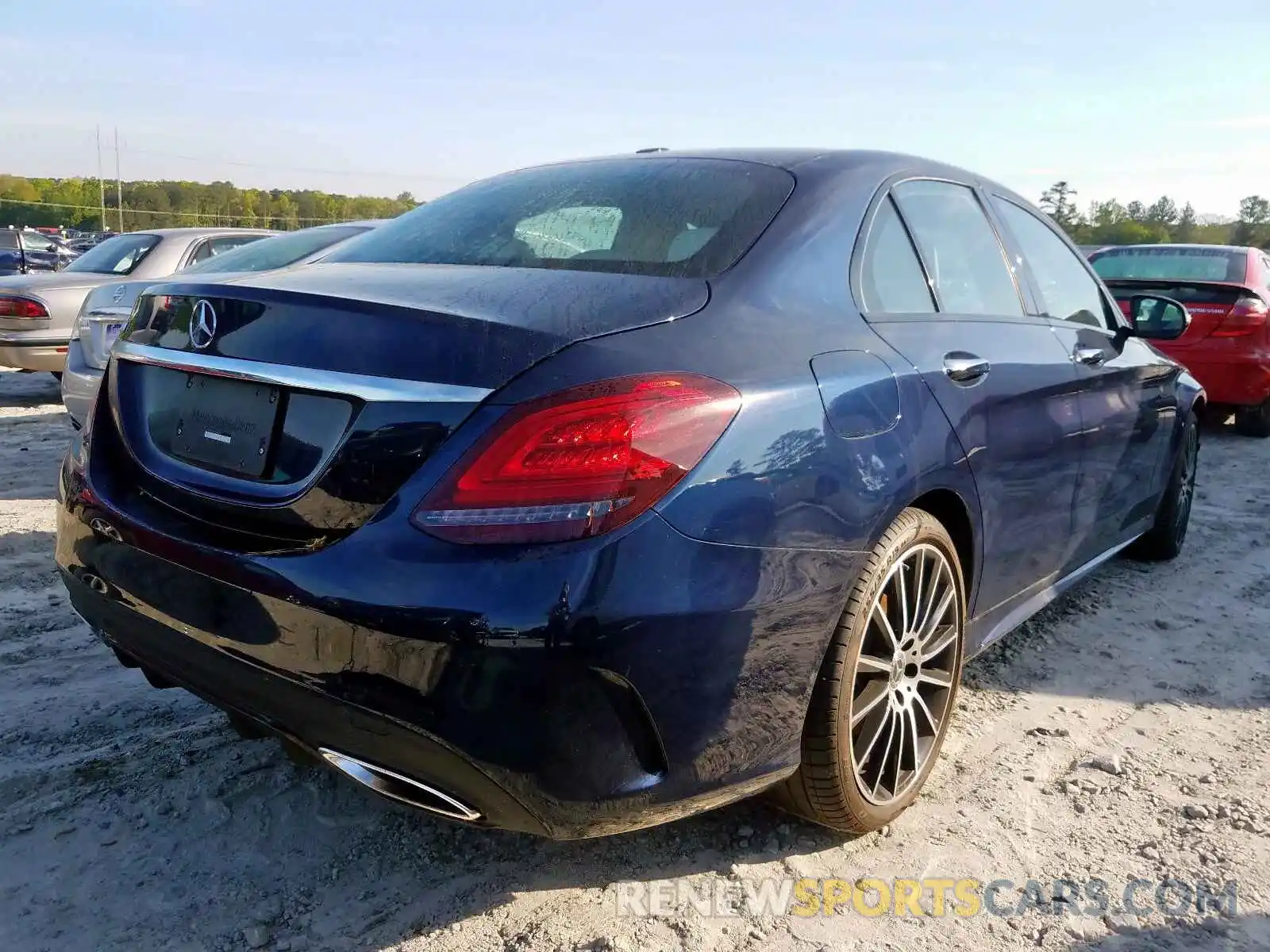 4 Photograph of a damaged car 55SWF8DB7KU307557 MERCEDES-BENZ C CLASS 2019