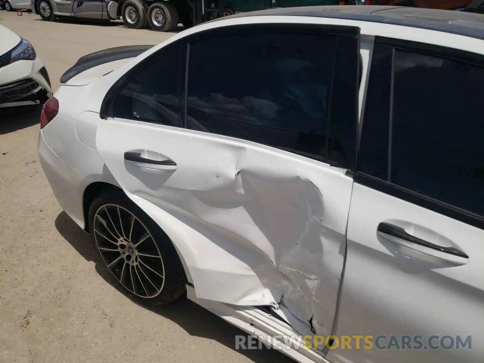 9 Photograph of a damaged car 55SWF8DB7KU307588 MERCEDES-BENZ C-CLASS 2019