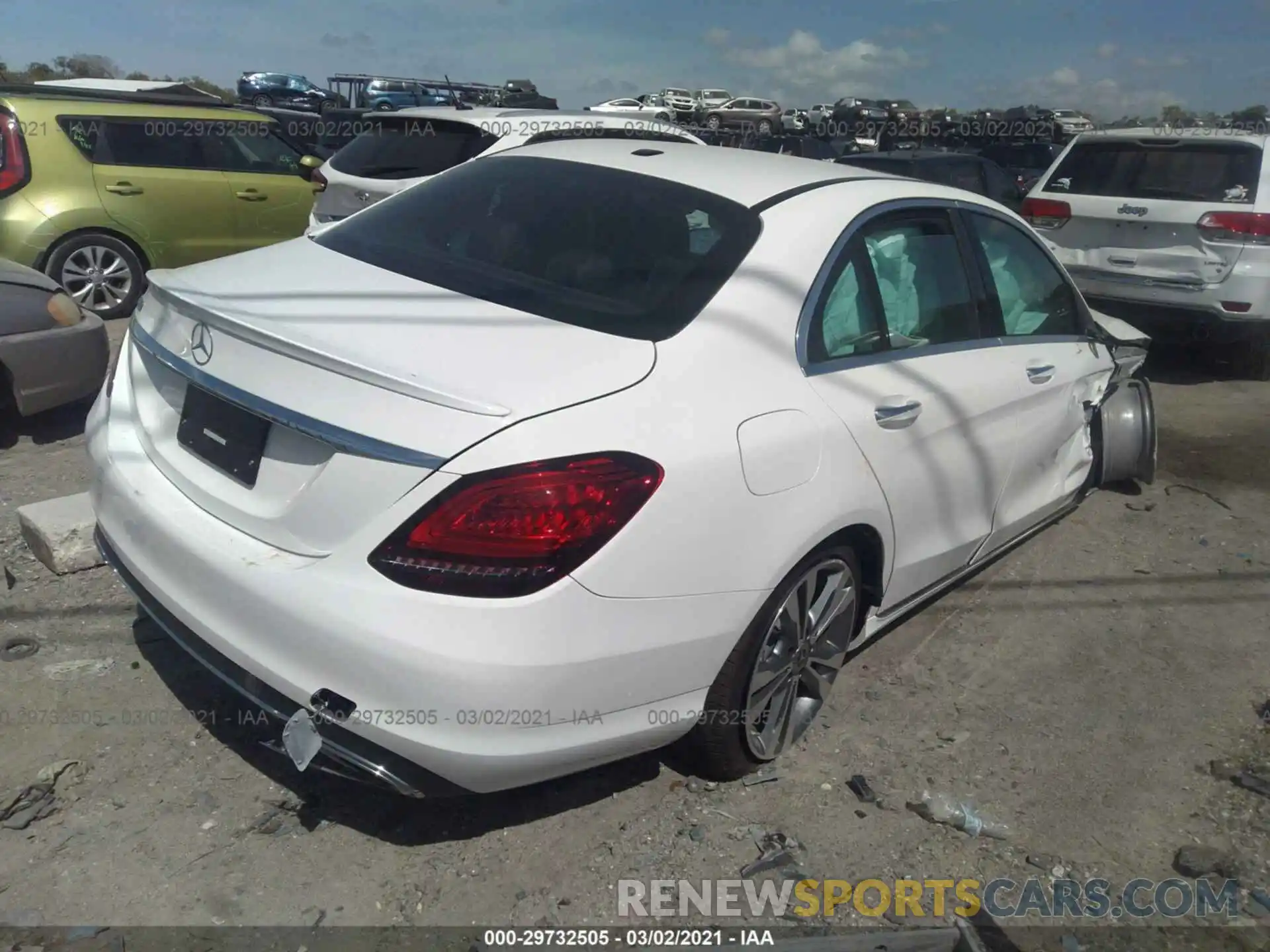 4 Photograph of a damaged car 55SWF8DB7KU309826 MERCEDES-BENZ C-CLASS 2019