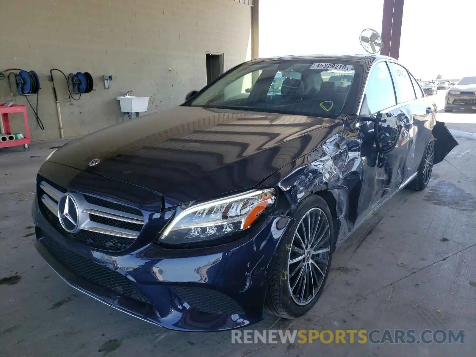 2 Photograph of a damaged car 55SWF8DB7KU312998 MERCEDES-BENZ C CLASS 2019