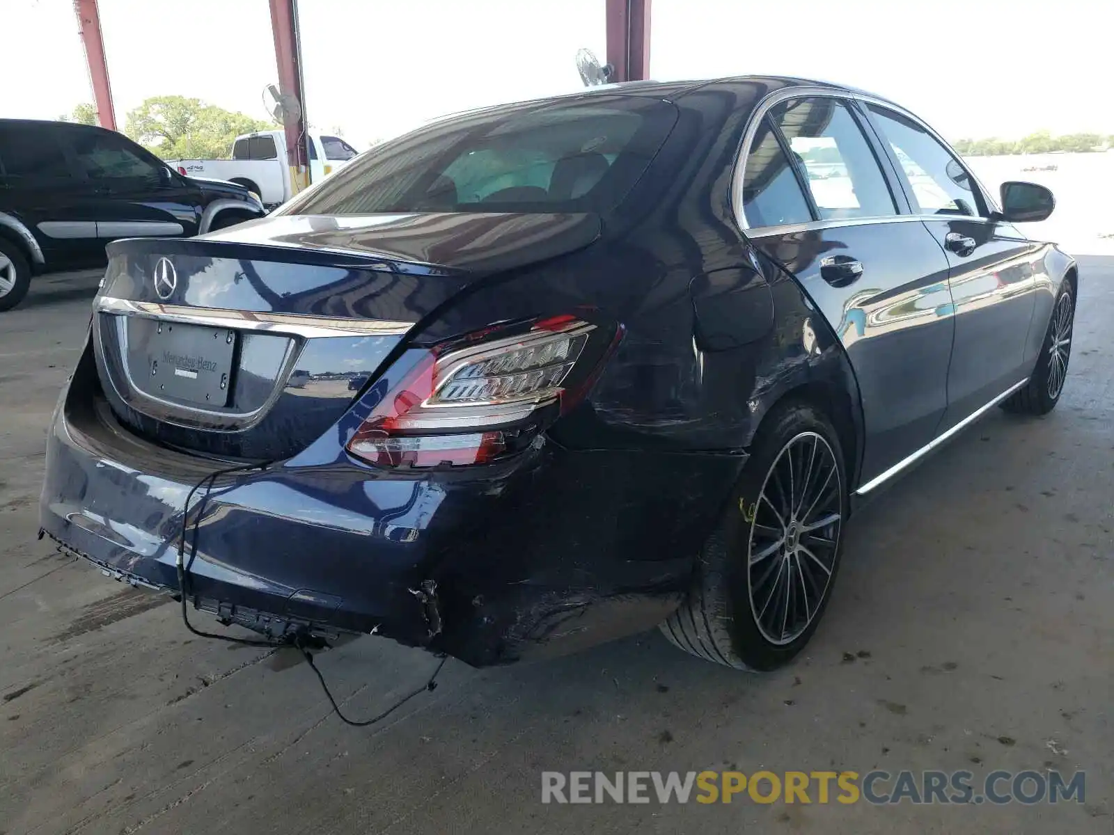 4 Photograph of a damaged car 55SWF8DB7KU312998 MERCEDES-BENZ C CLASS 2019