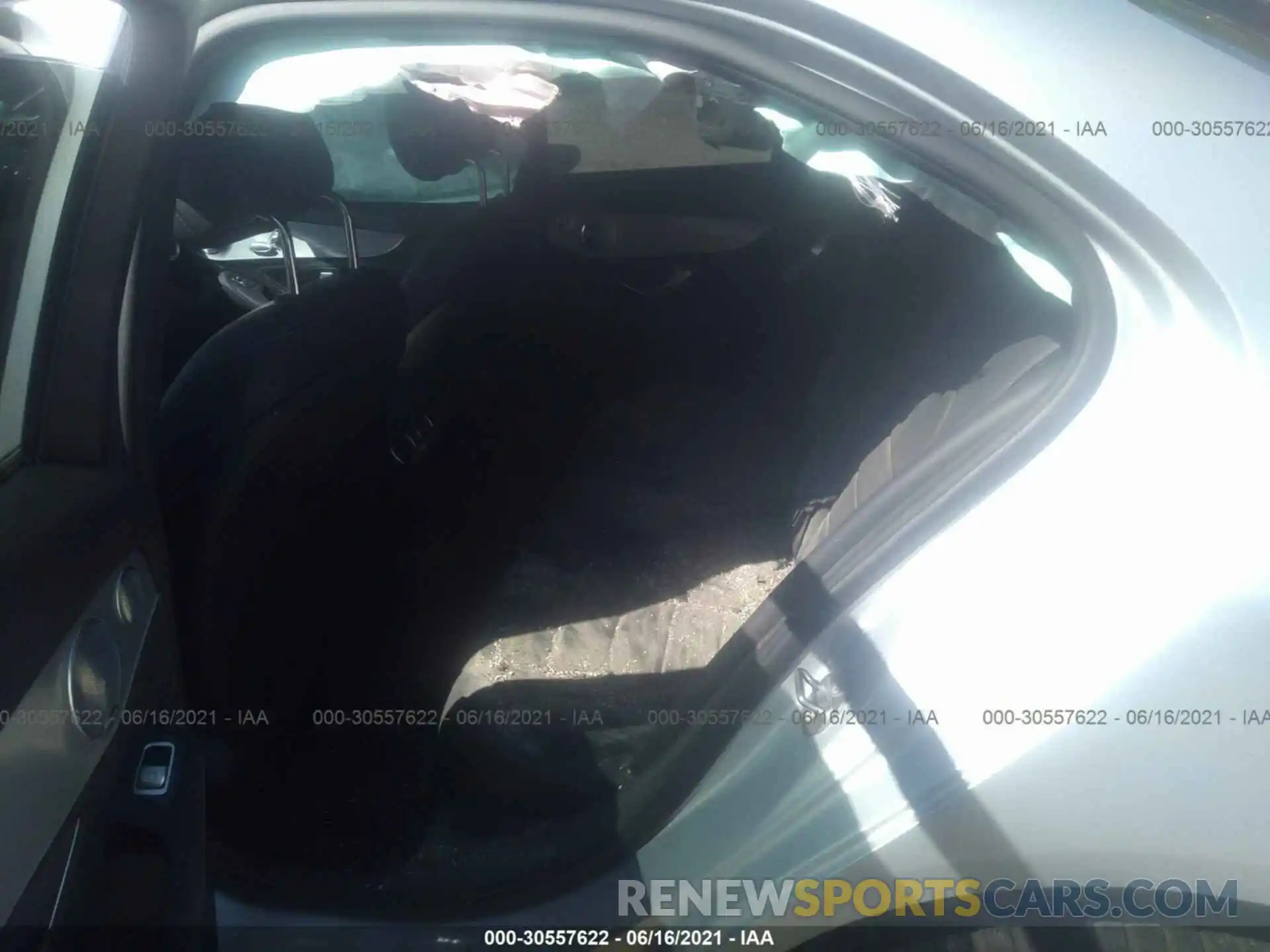 8 Photograph of a damaged car 55SWF8DB7KU314007 MERCEDES-BENZ C-CLASS 2019