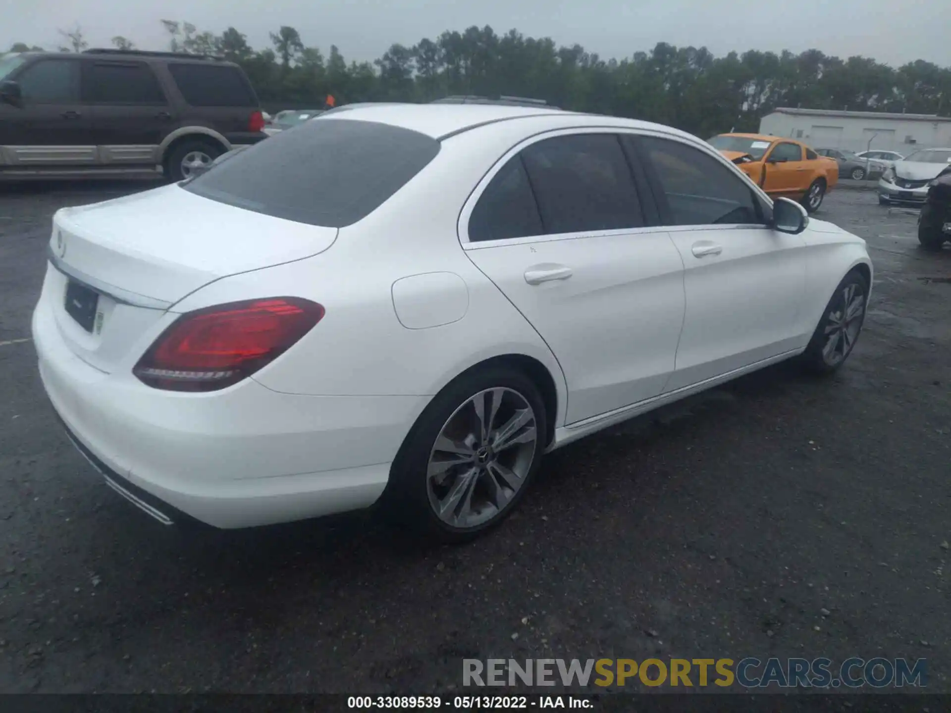 4 Photograph of a damaged car 55SWF8DB7KU317229 MERCEDES-BENZ C-CLASS 2019