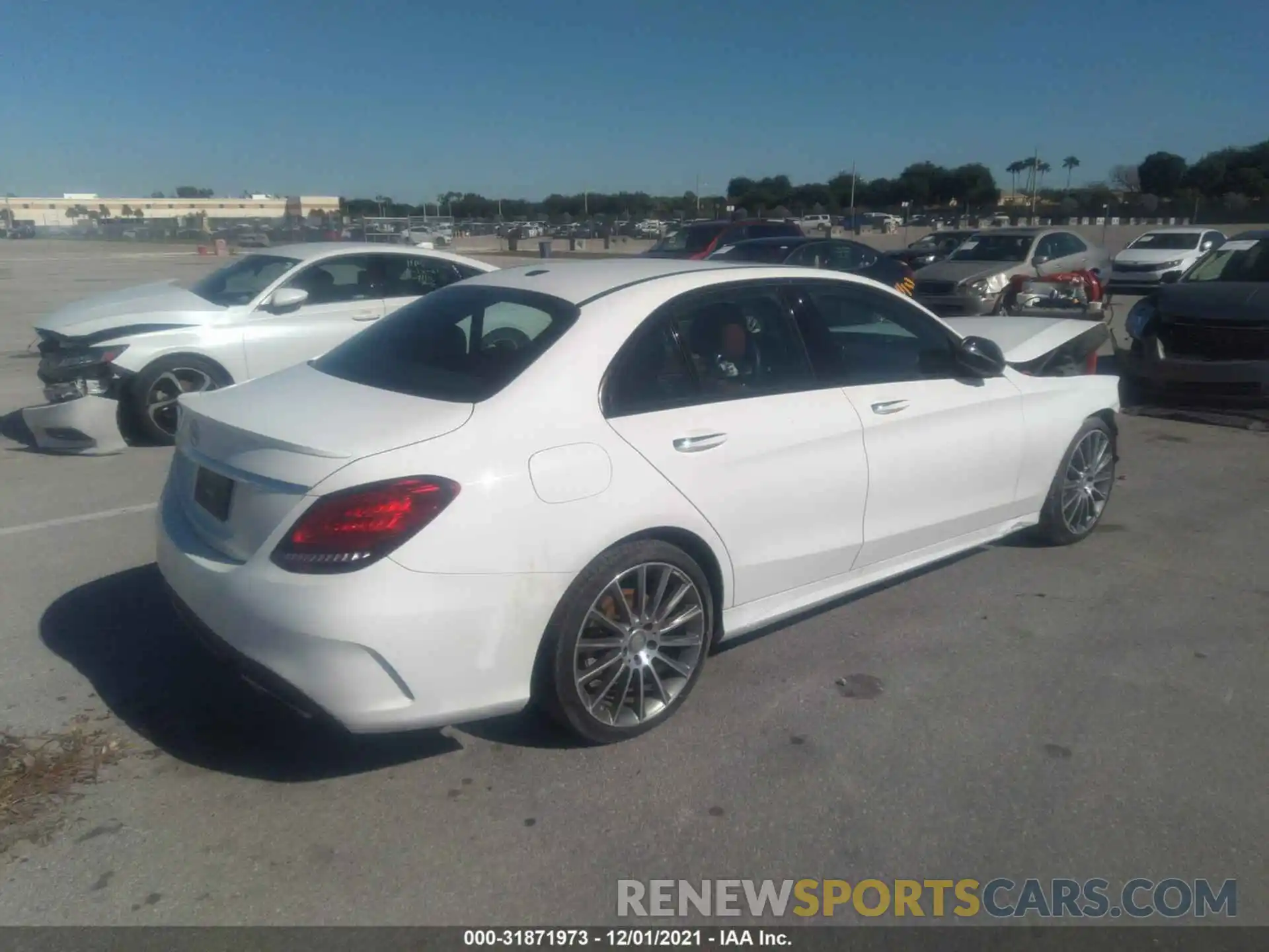 4 Photograph of a damaged car 55SWF8DB7KU318008 MERCEDES-BENZ C-CLASS 2019