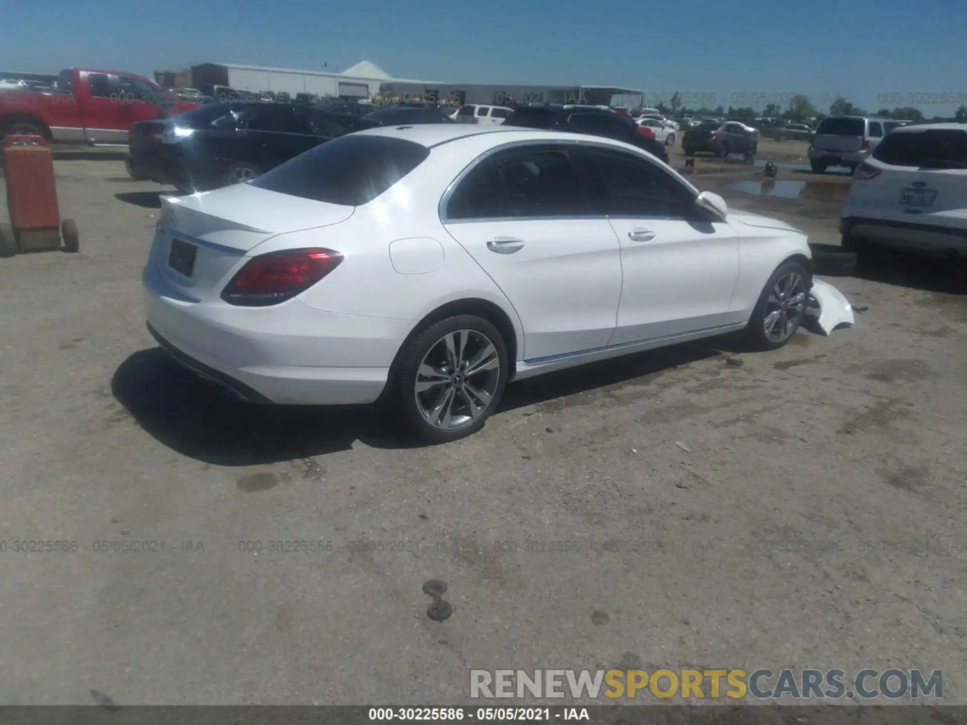 4 Photograph of a damaged car 55SWF8DB7KU321846 MERCEDES-BENZ C-CLASS 2019