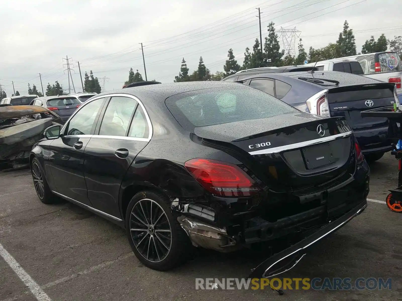 3 Photograph of a damaged car 55SWF8DB8KU295418 MERCEDES-BENZ C CLASS 2019