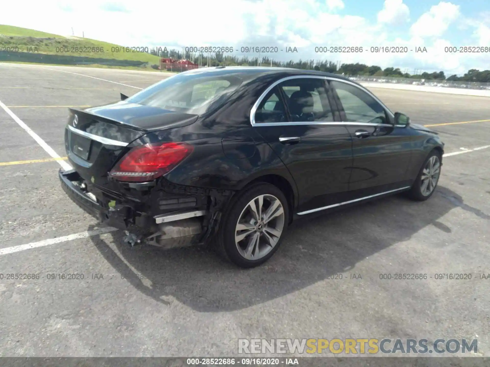 4 Photograph of a damaged car 55SWF8DB8KU295659 MERCEDES-BENZ C-CLASS 2019